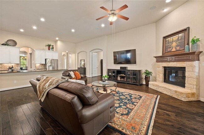 Building Photo - 205 Lake Como Dr