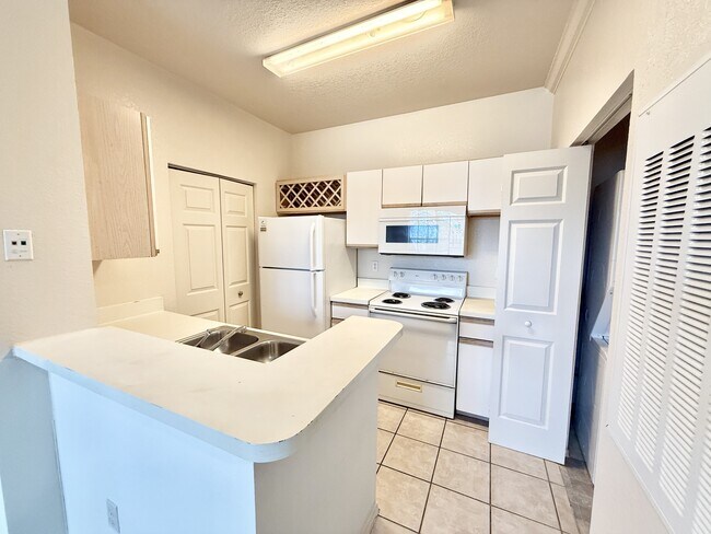 Building Photo - 2564 Robert Trent Jones Dr
