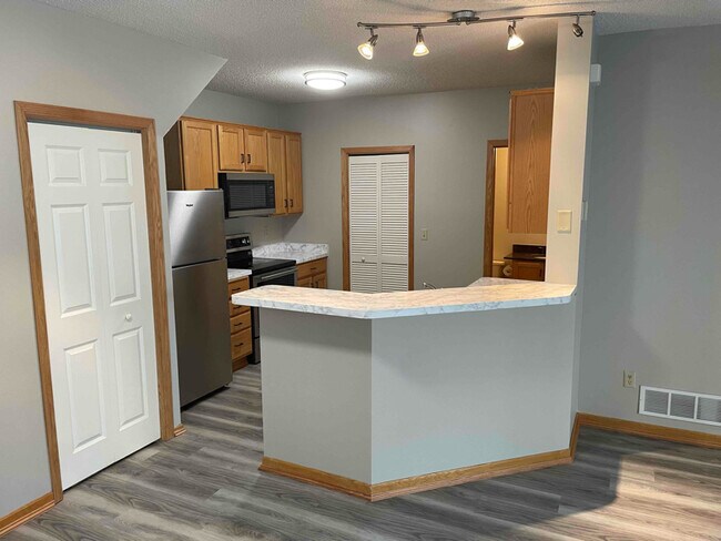 Building Photo - 1889 Wildflower Ct