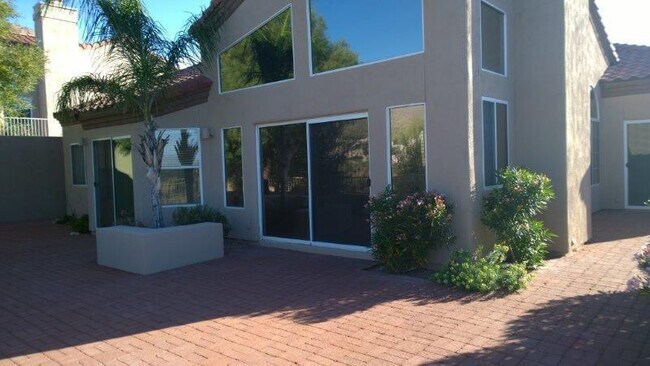 Building Photo - 10110 N Bighorn Butte Dr