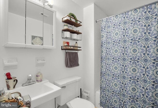 Building Photo - 2137 Spruce St