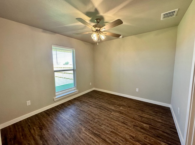 Building Photo - Stylish and Modern 3-Bedroom Duplex for Rent in Desirable Harvest Neighborhood