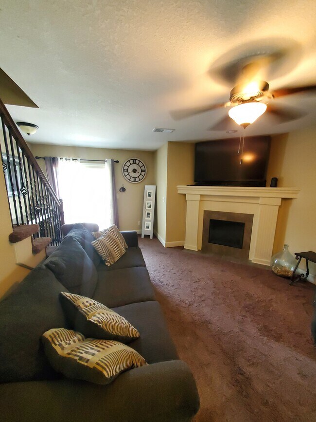 Building Photo - 12315 Fox Creek Dr