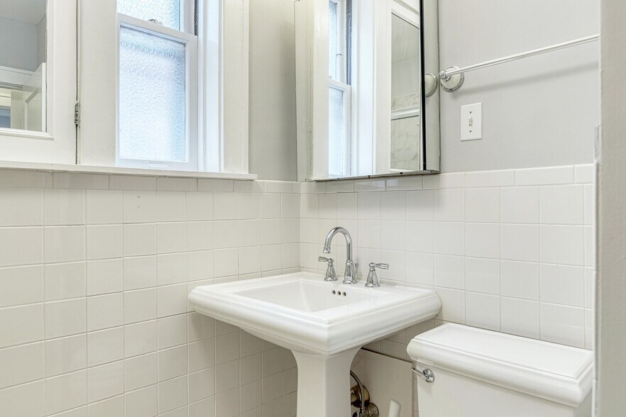 Building Photo - 7244 Forsyth Blvd