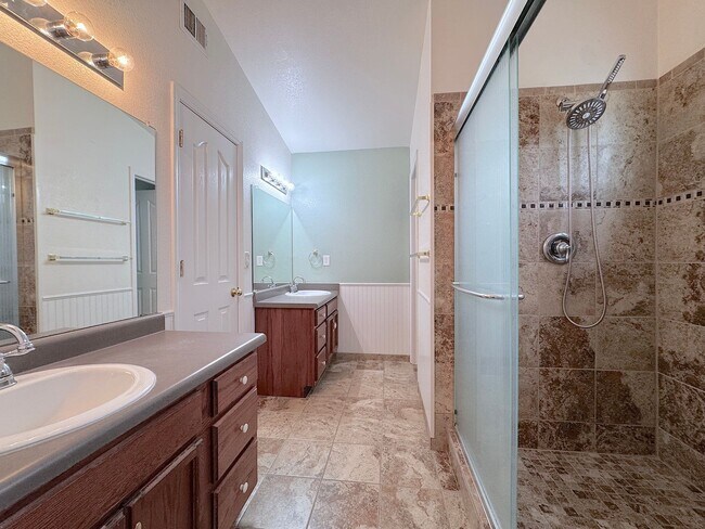 Building Photo - 14193 Patriot Point Dr