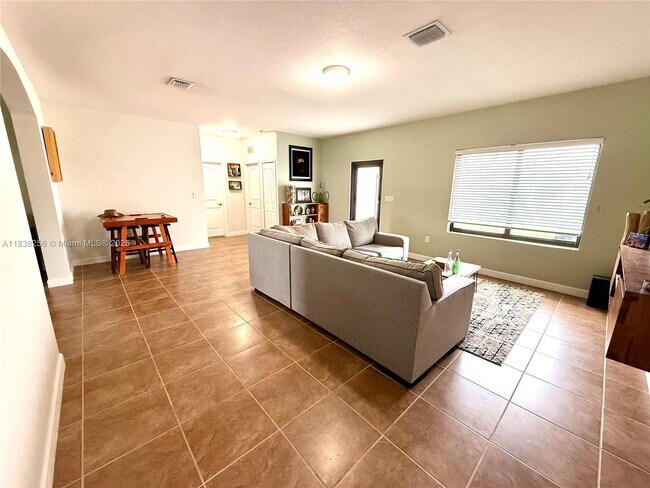 Building Photo - 13232 SW 274th Terrace