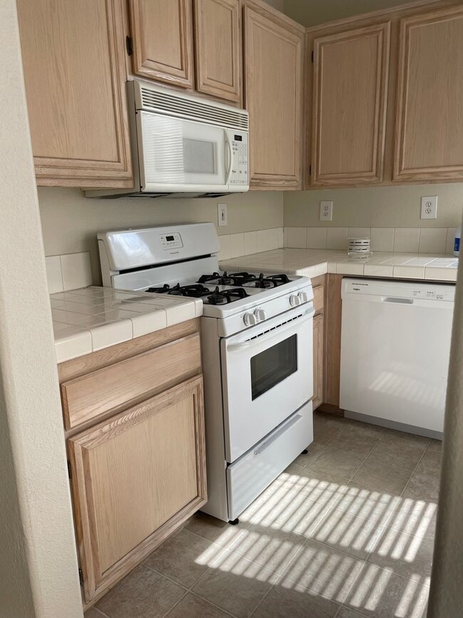 Building Photo - Welcome to Remington