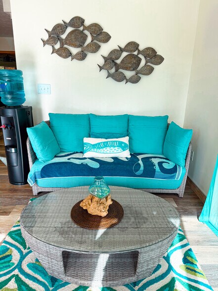 Building Photo - 440 S Peninsula Ln