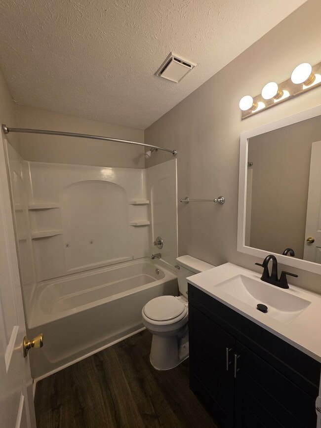 Building Photo - 308 Crestmont Dr