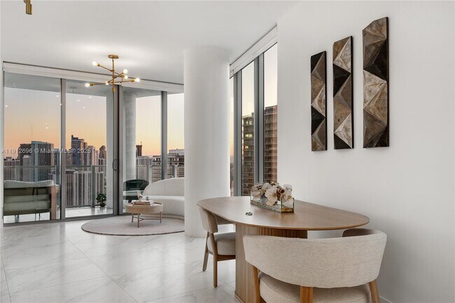 Building Photo - 2900 NE 7th Ave