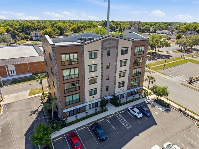 Building Photo - 100 N Dewey St