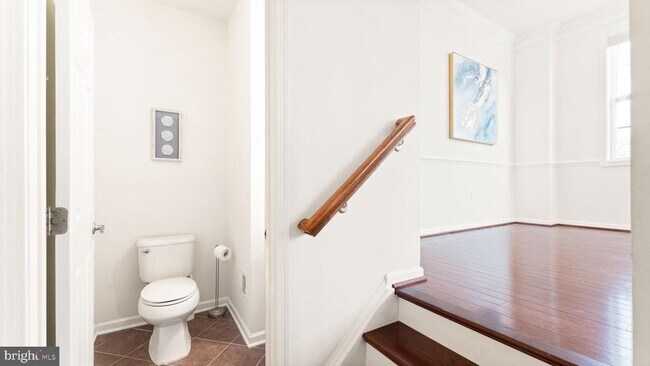 Building Photo - 23100 Dunlop Heights Terrace