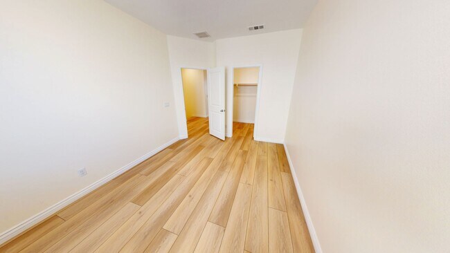 Building Photo - 515 Surfbird Ln