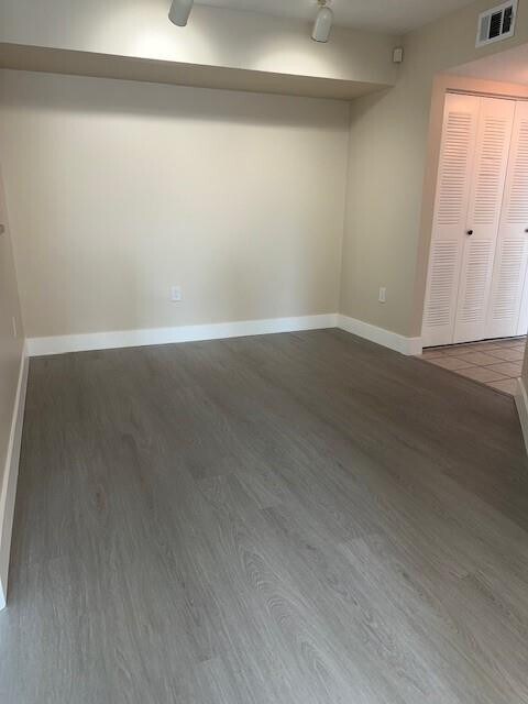 Building Photo - 1105 Villa Cir