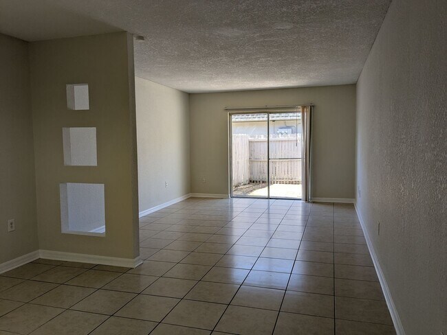 Building Photo - First Floor One Bedroom Condo in Metro at Michigan Park