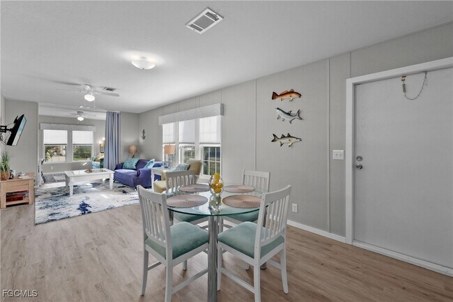 Building Photo - 1747 Beverly Dr