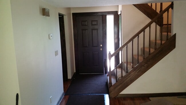 Building Photo - 24180 Woodridge Cir