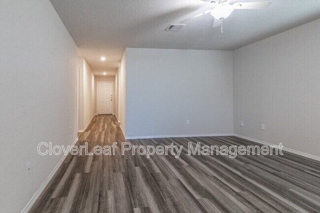 Building Photo - 10214 Robbins Grove