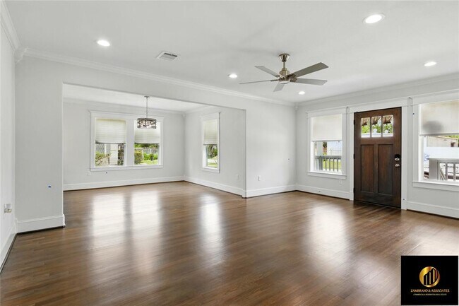 Building Photo - 522 Caplin St