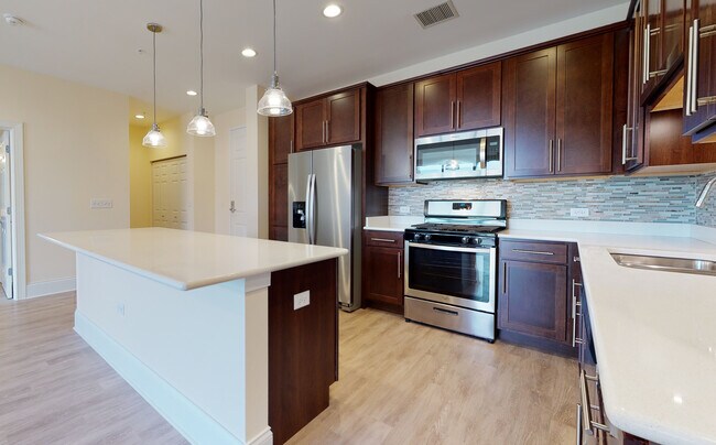 Building Photo - 4758 N Laramie Ave