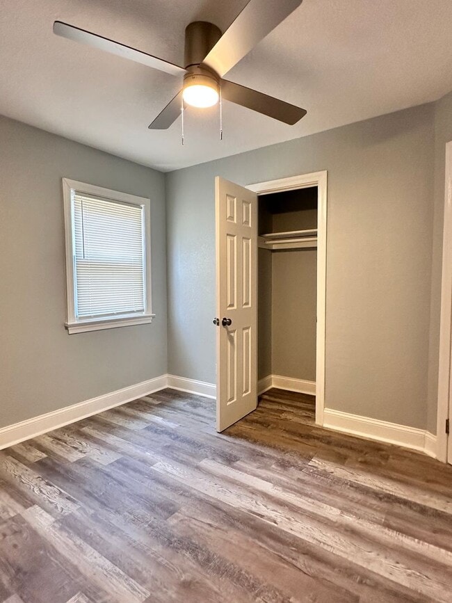 Building Photo - Coronado-Norfolk 3 Bedroom House