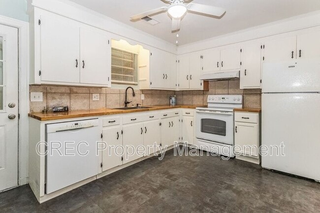 Building Photo - 1635 Memminger Ave