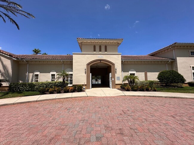 Building Photo - 45 Riverview Bend S