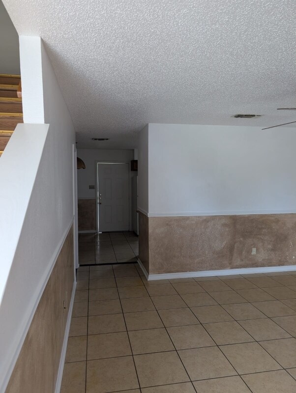 Building Photo - 1805 Cedarhill Dr
