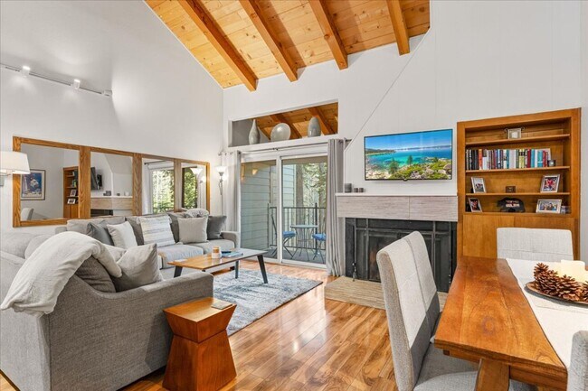 Building Photo - SKI LEASE:  Updated Townhome in Wooded, Central North Lake Location!