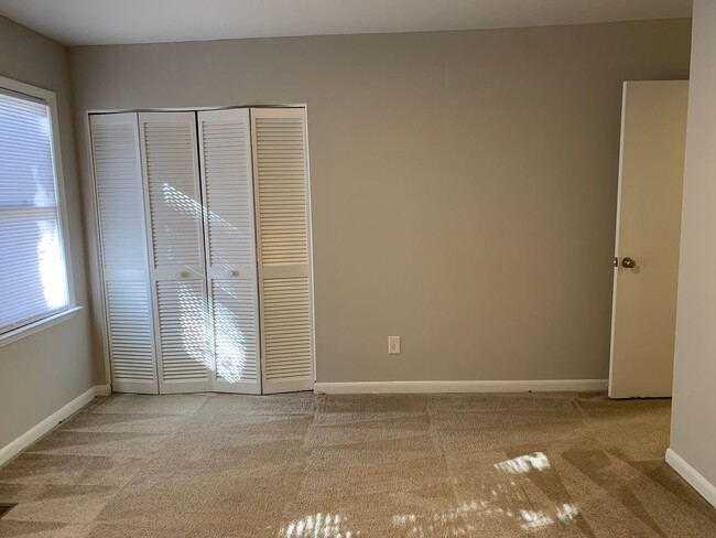 Building Photo - 4416