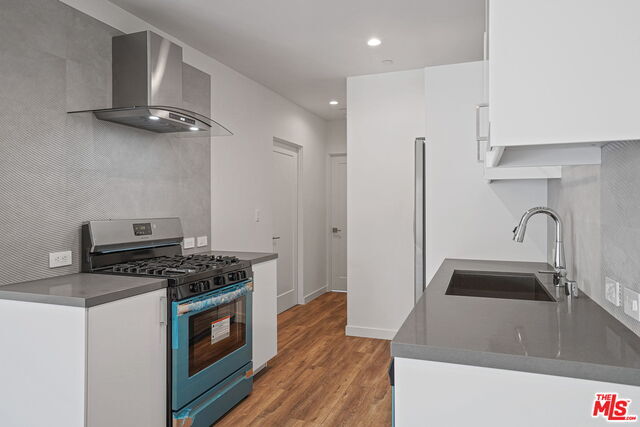 Building Photo - 1166 S Cochran Ave