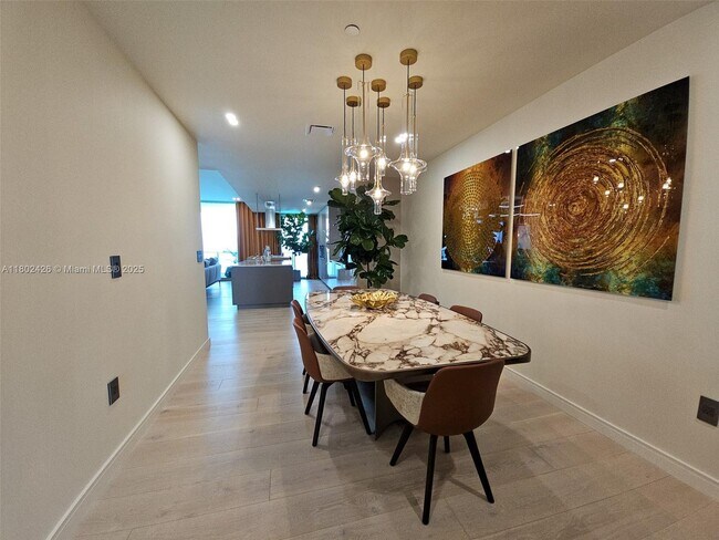 Building Photo - 15701 Collins Ave