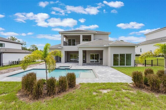 Building Photo - 16110 Pendio Dr