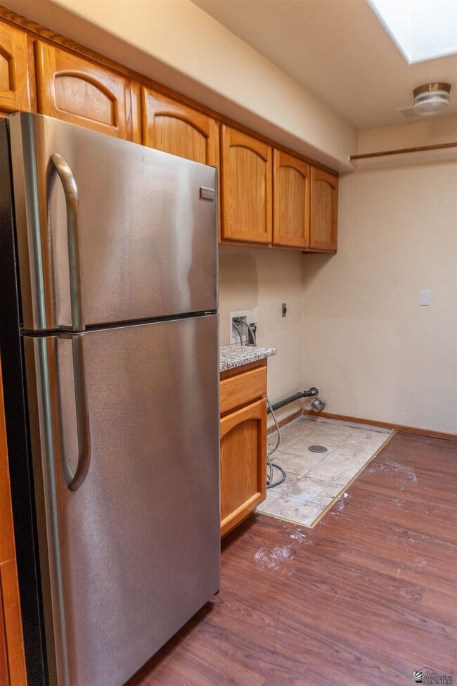 Building Photo - 2121 W 25th St