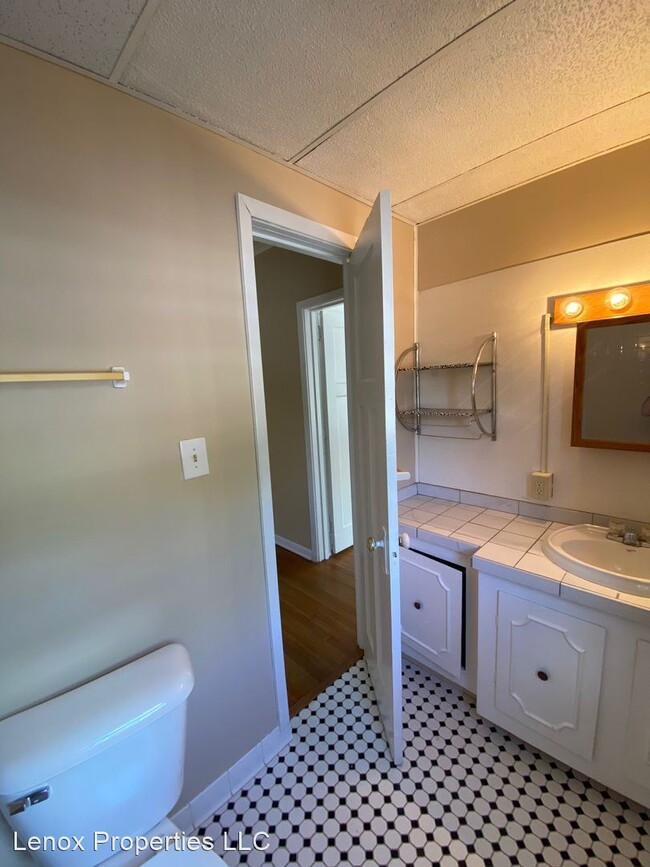 Building Photo - 4215 Grand Ave