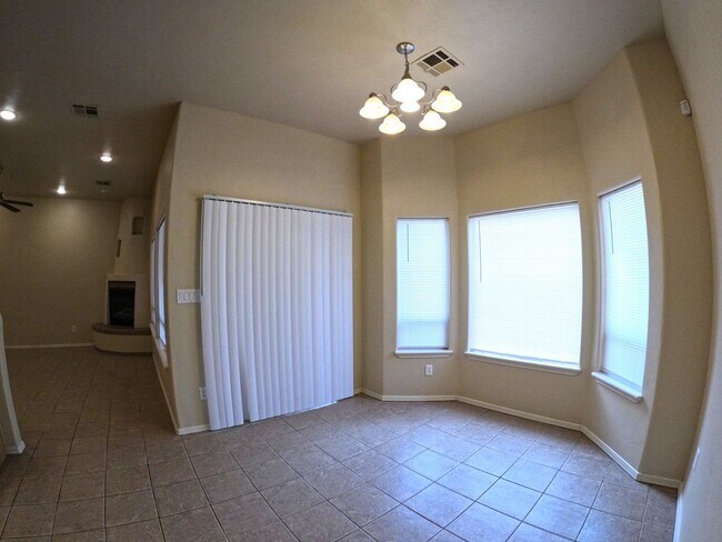Building Photo - 2210 Dakota Dr