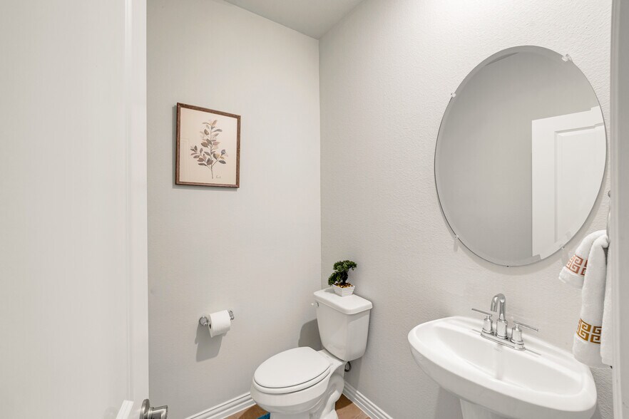 Building Photo - 2104 Bellatrix Dr