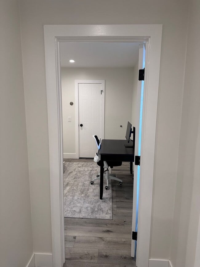 Building Photo - 335 S Grand St