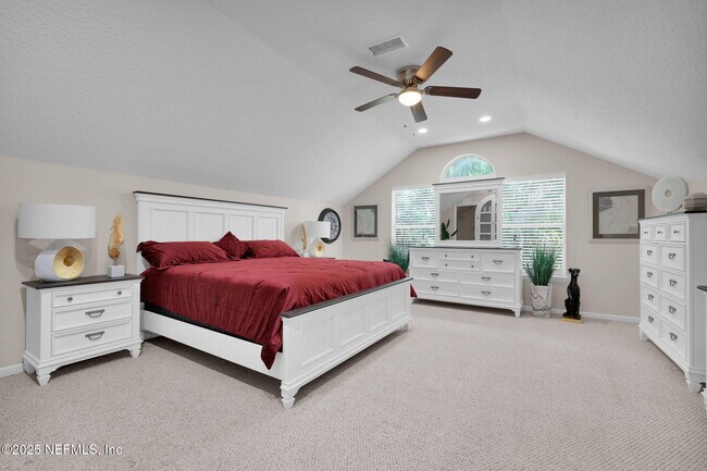 Building Photo - 526 Oakmont Dr