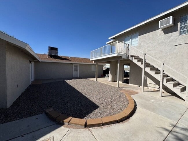 Building Photo - 4BR plus Bonus Room, 4 BA incls  Fully Furnished Casita, Garage, Colorado River!!