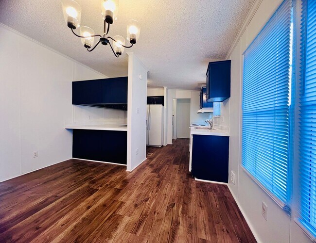 Building Photo - 4BR Home - Recently Updated - Available Soon!