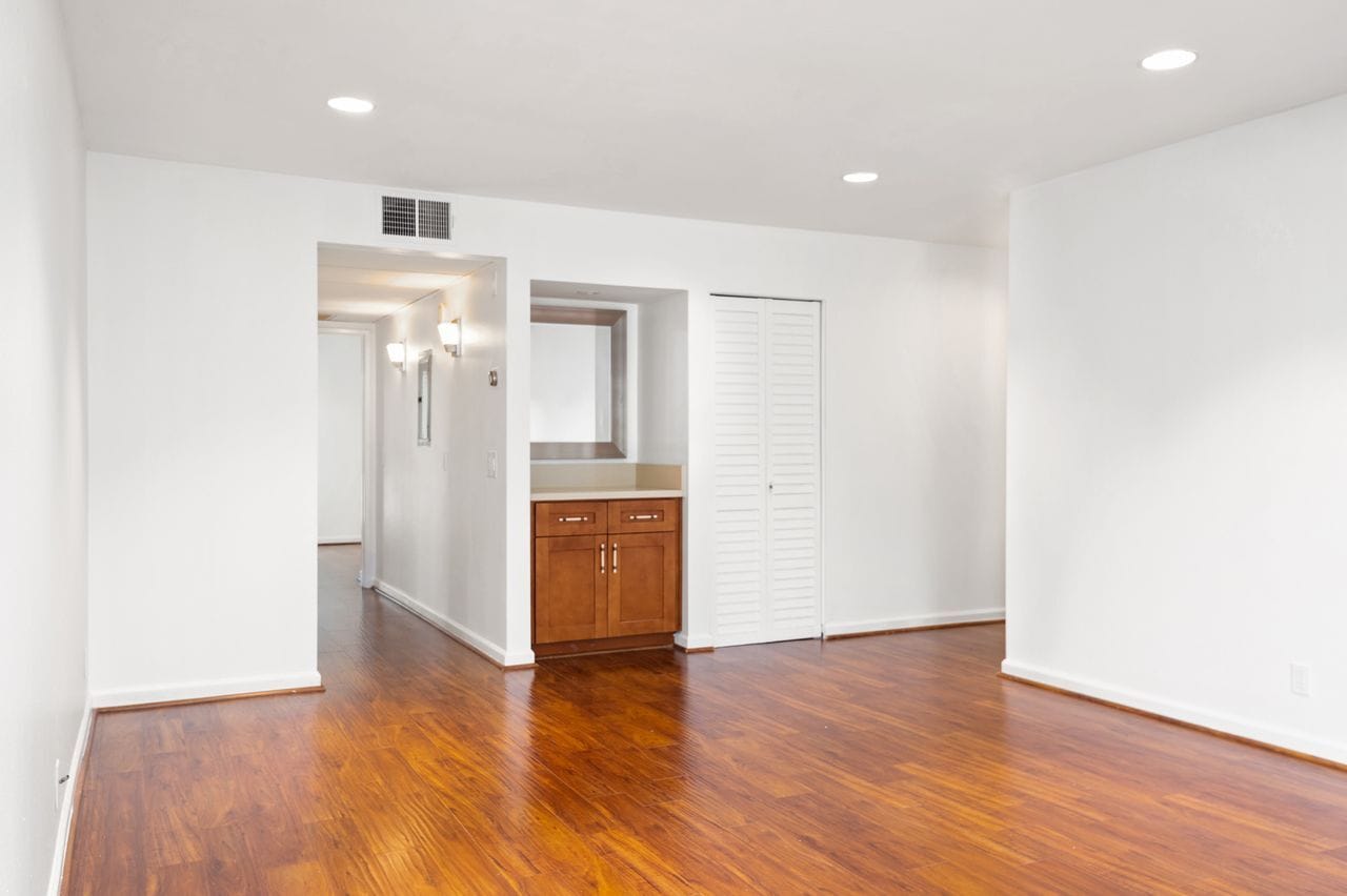 Building Photo - 4732 Park Granada