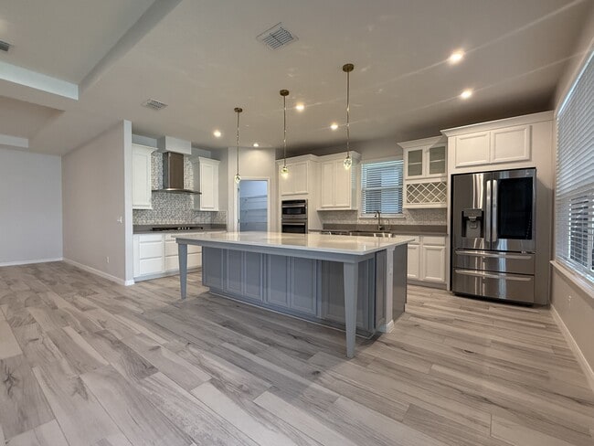 Building Photo - 4753 Ter Blf St