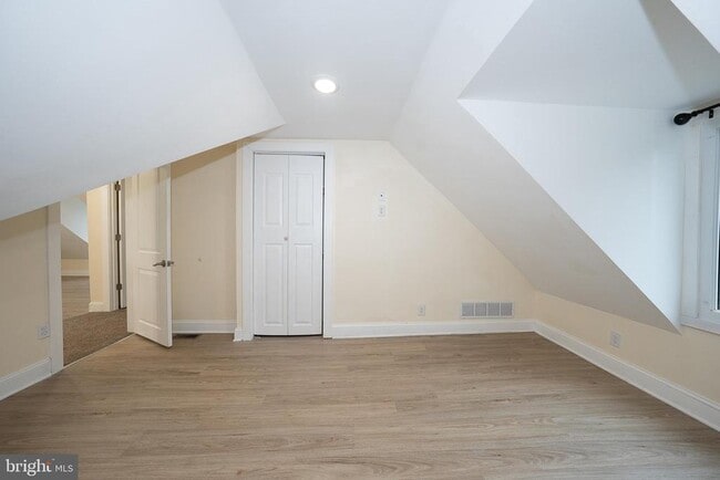 Building Photo - 622 Spring Ave