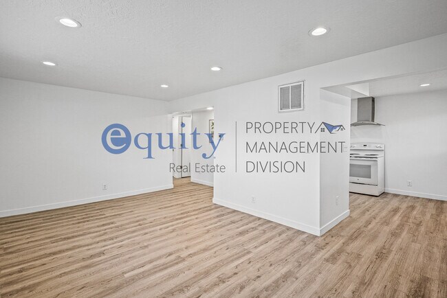 Building Photo - 311-3360 3360 S