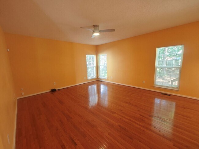 Building Photo - 2625 Piney Ridge Dr