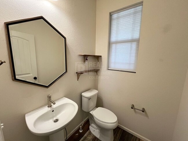 Building Photo - 5873 N Geneva St