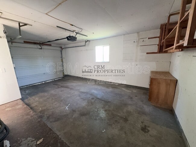 Building Photo - 2400 Balmoral Blvd