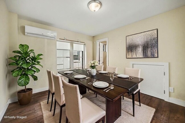 Building Photo - Stunning Luxury Home in Sunnyside **Move-In Special**