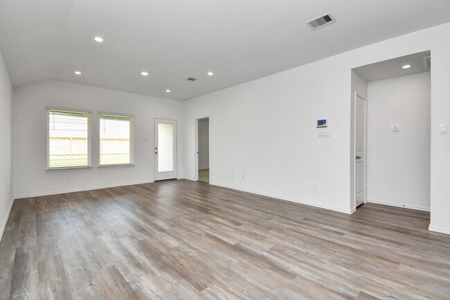 Building Photo - 24430 Elmwood Falls Dr